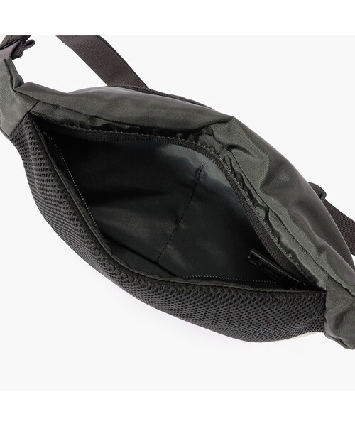 BRIEFING（ブリーフィング）の「MFC CROSS BODY BAG （Mサイズ） CAMO（ショルダーバッグ・メンズ・チャコール・FREE）」の5枚目の写真