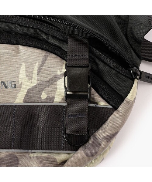 BRIEFING（ブリーフィング）の「MFC CROSS BODY BAG （Mサイズ） CAMO（ショルダーバッグ・メンズ・チャコール・FREE）」の11枚目の写真