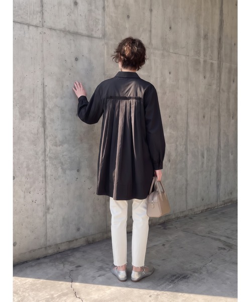 Sew loop（ソーループ）の「後タック長袖チュニックシャツジャケット・シャカシャカ素材ポケット付き（ナイロンジャケット・レディース・アイボリー/モカ/ブラック・M）」の11枚目の写真