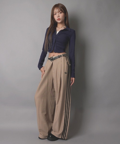 SPINNS(スピンズ)の「襟付き長袖シャツカットソー/ギャザー/韓国ガーリー(シャツ/ブラウス・レディース・ネイビー/グレー/オフホワイト/ブラック・ONESIZE)」の11枚目の写真