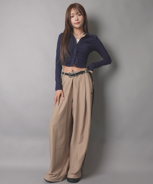 SPINNS(スピンズ)の「襟付き長袖シャツカットソー/ギャザー/韓国ガーリー(シャツ/ブラウス・レディース・ネイビー/グレー/オフホワイト/ブラック・ONESIZE)」の12枚目の写真