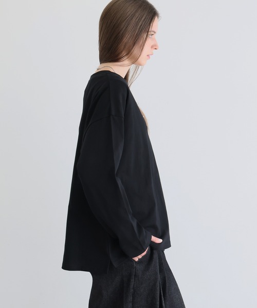 ELLUV(エルブ)の「【ELLUV/エルヴ】ファインコットン ファイヤーマンバックルヘンリーネックロンT(Tシャツ/カットソー・メンズ・ホワイト/ブラック・S/M/L)」の21枚目の写真
