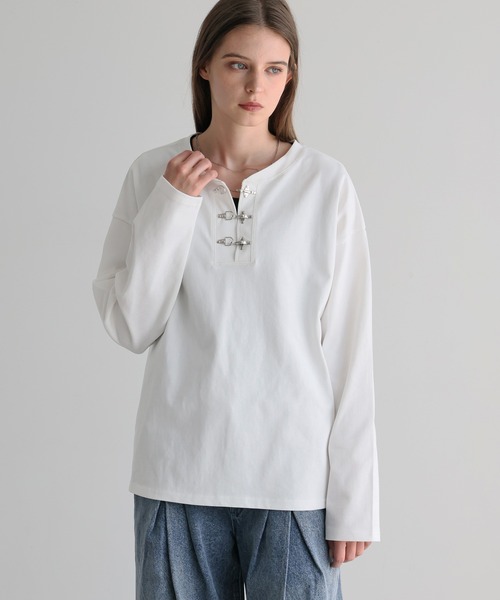 ELLUV(エルブ)の「【ELLUV/エルヴ】ファインコットン ファイヤーマンバックルヘンリーネックロンT(Tシャツ/カットソー・メンズ・ホワイト/ブラック・S/M/L)」の11枚目の写真