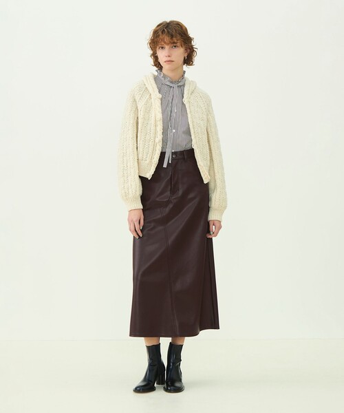 MACPHEE(マカフィー)の「【WEB先行予約】レザーライク ミディスカート(スカート・レディース・ベージュ/ボルドー・34/36)」の3枚目の写真