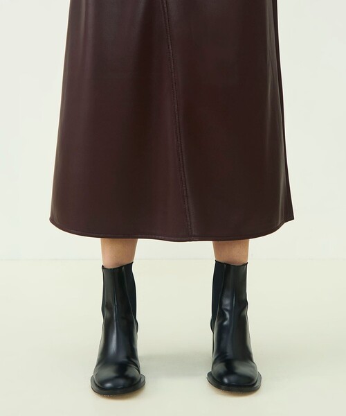 MACPHEE(マカフィー)の「【WEB先行予約】レザーライク ミディスカート(スカート・レディース・ベージュ/ボルドー・34/36)」の10枚目の写真