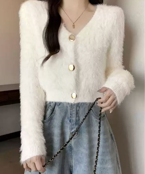 kirakiraShop(キラキラショップ)の「シャギー ニット ゴールド ボタン Vネック カーディガン(カーディガン/ボレロ・レディース・ブラック/オフホワイト/モカ・FREE)」の2枚目の写真