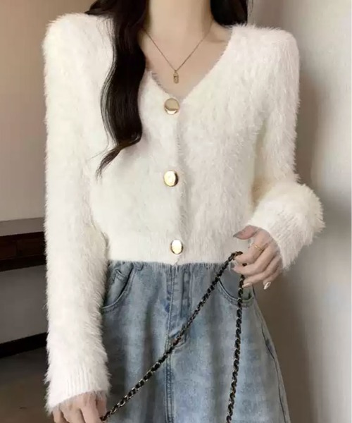 kirakiraShop(キラキラショップ)の「シャギー ニット ゴールド ボタン Vネック カーディガン(カーディガン/ボレロ・レディース・ブラック/オフホワイト/モカ・FREE)」の6枚目の写真