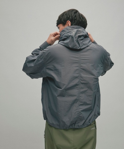 karrimor(カリマー)の「TC short Mt parka(マウンテンパーカー・メンズ・ブラック/グレー系・S/M/L)」の12枚目の写真