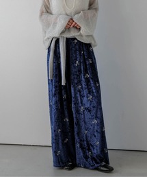 CURA CLOSET（キュラ クローゼット）の「ベロアパンツ/ワイド/イージーパンツ/小花刺繍（その他パンツ）」