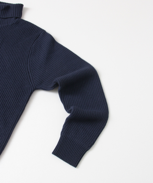 URBAN RESEARCH（アーバンリサーチ）の「UR ウール片畦タートルネック（ニット/セーター・メンズ・ネイビー/ブラック/カーキ/キャメル/オフホワイト/グレー・MEDIUM/LARGE）」の12枚目の写真