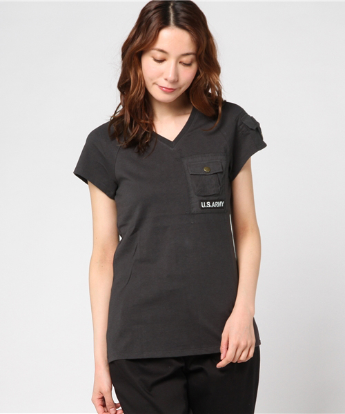 AVIREX（アヴィレックス）の「avirex/ アヴィレックス/ S/S PATCHD POCKET TEE/ パッチド ポケット ティーシャツ（Tシャツ/カットソー・レディース・オフホワイト/ピンク/オリーブ/チャコール・MEDIUM/SMALL/LARGE）」の3枚目の写真