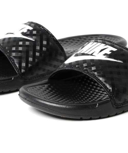 NIKE（ナイキ）の「ナイキウィメンズベナッシJDI（サンダル・レディース・ホワイト/ブラック・25cm/23cm/24cm）」の6枚目の写真