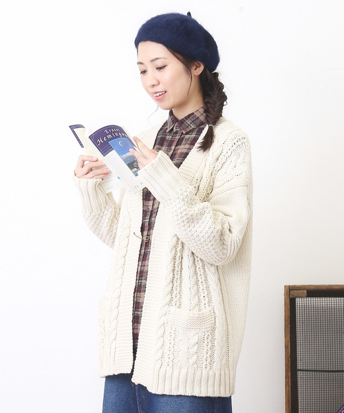 CUBE SUGAR(キューブシュガー)の「ウール混ケーブル柄切替カーディガン(カーディガン/ボレロ・レディース・ナチュラル/トップグレー/マスタード/ネイビー/マルチ・M)」の3枚目の写真