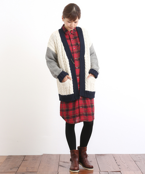 CUBE SUGAR(キューブシュガー)の「ウール混ケーブル柄切替カーディガン(カーディガン/ボレロ・レディース・ナチュラル/トップグレー/マスタード/ネイビー/マルチ・M)」の12枚目の写真