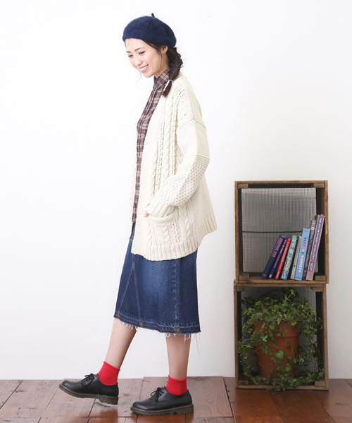 CUBE SUGAR(キューブシュガー)の「ウール混ケーブル柄切替カーディガン(カーディガン/ボレロ・レディース・ナチュラル/トップグレー/マスタード/ネイビー/マルチ・M)」の9枚目の写真