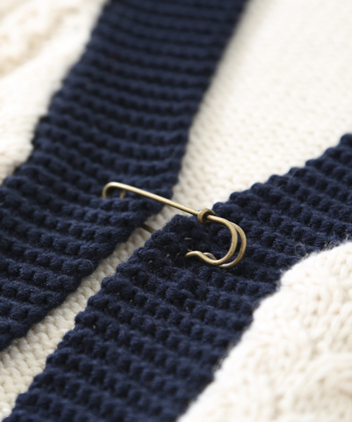 CUBE SUGAR(キューブシュガー)の「ウール混ケーブル柄切替カーディガン(カーディガン/ボレロ・レディース・ナチュラル/トップグレー/マスタード/ネイビー/マルチ・M)」の13枚目の写真