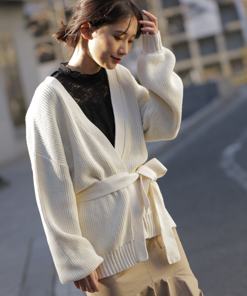 laboratory work（ラボラトリーワーク）の「アゼベルトつきカーデ（カーディガン/ボレロ・レディース・オフホワイト/ベージュ/インディゴブルー・MEDIUM）」の16枚目の写真