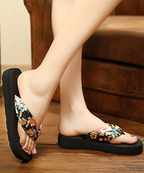 TeddyShop(テディショップ)の「【軽量/滑り止め】柔らか鼻緒でラクチン♪ 厚底 トングサンダル ビーチサンダル レディース(サンダル・レディース・ベージュ系その他/ホワイト/ブラック系その他3/ブラウン/ブラック系その他2/ネイビー/ベージュ系その他2/ブラック系その他/グリーン・36/40/35/38/37/39)」の15枚目の写真