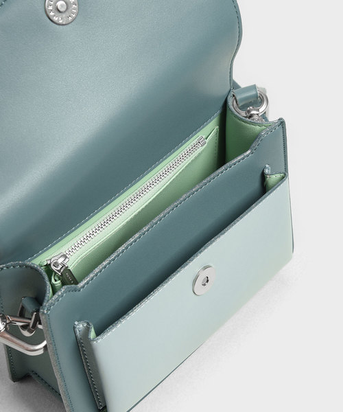 CHARLES & KEITH(チャールズ & キース)の「フロントフラップ クロスボディバッグ / Front Flap Crossbody Bag(ショルダーバッグ・レディース・イエロー/ブルーグリーン/ブラック/クリアレッド・S)」の9枚目の写真