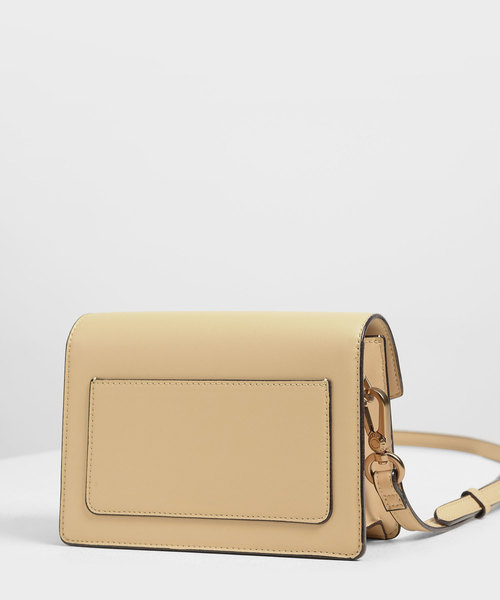 CHARLES & KEITH(チャールズ & キース)の「フロントフラップ クロスボディバッグ / Front Flap Crossbody Bag(ショルダーバッグ・レディース・イエロー/ブルーグリーン/ブラック/クリアレッド・S)」の12枚目の写真
