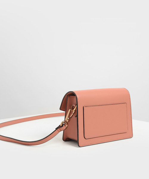 CHARLES & KEITH(チャールズ & キース)の「フロントフラップ クロスボディバッグ / Front Flap Crossbody Bag(ショルダーバッグ・レディース・イエロー/ブルーグリーン/ブラック/クリアレッド・S)」の17枚目の写真