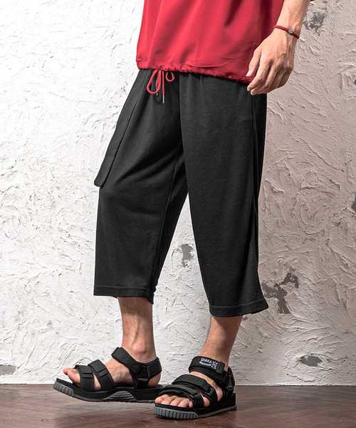 MinoriTY(マイノリティ)の「ベルト付き七分丈ワイドパンツ(その他パンツ・メンズ・ブラック/ブラック系その他/ベージュ系その他/チャコール・M/L)」の1枚目の写真