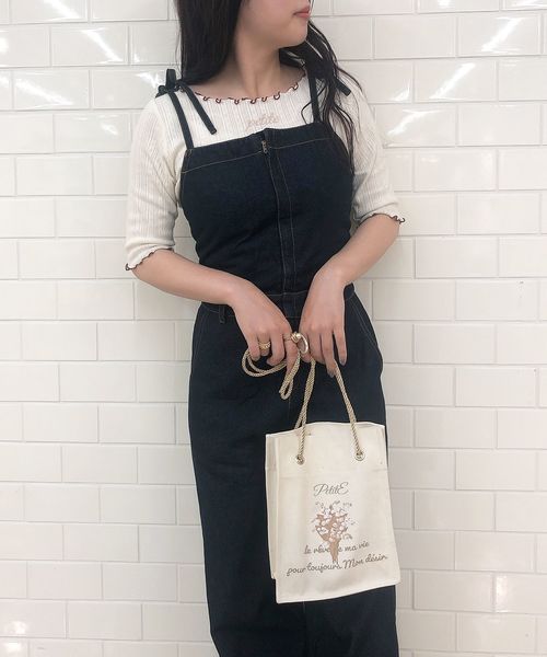 one after another NICE CLAUP(ワンアフターアナザーナイスクラップ)の「【Petite by NICE CLAUP】 スクエアトートバッグ(ショルダーバッグ・レディース・アイボリー/ベージュ・FREE)」の3枚目の写真