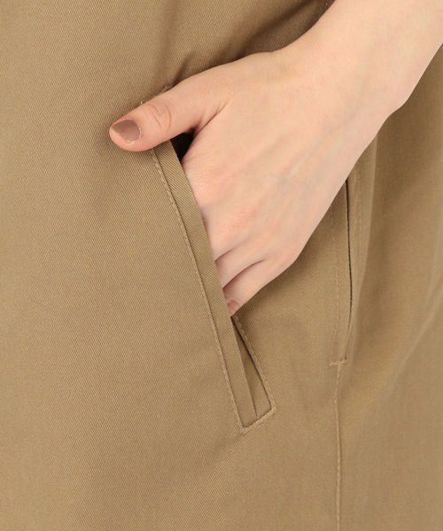 SHIPS（シップス）の「【SHIPS別注】UNIVERSAL OVERALL: Vネックジャンパースカート◇（ワンピース・レディース・ベージュ系その他・ONE SIZE）」の12枚目の写真