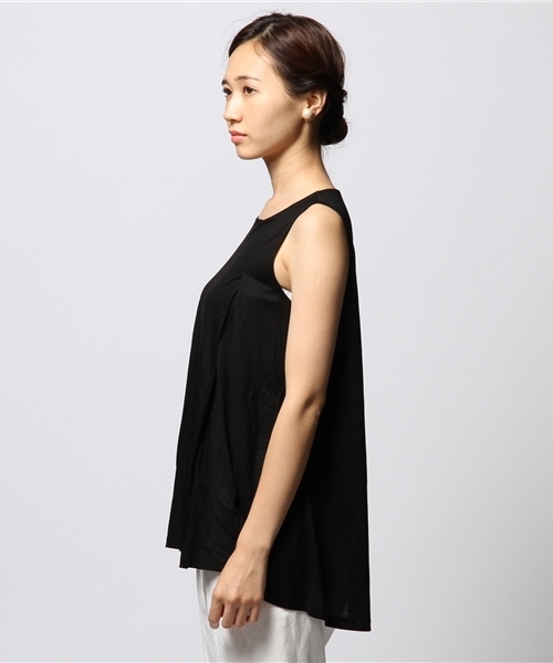 FIGARO Paris（フィガロパリ）の「◆レーヨンキュプラ天竺 ノースリーブフレアプルオーバー（Tシャツ/カットソー・レディース・ブラック/レッド・FREE）」の4枚目の写真