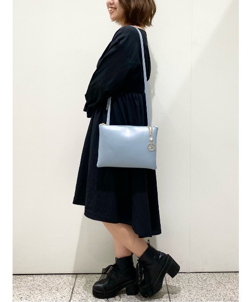 COLORS & chouette(カラーズアンドシュエット)の「ダブルポーチショルダーバッグ(ショルダーバッグ・レディース・ベージュ/ネイビー/ピンク/キャメル/ライトブルー・FREE)」の3枚目の写真