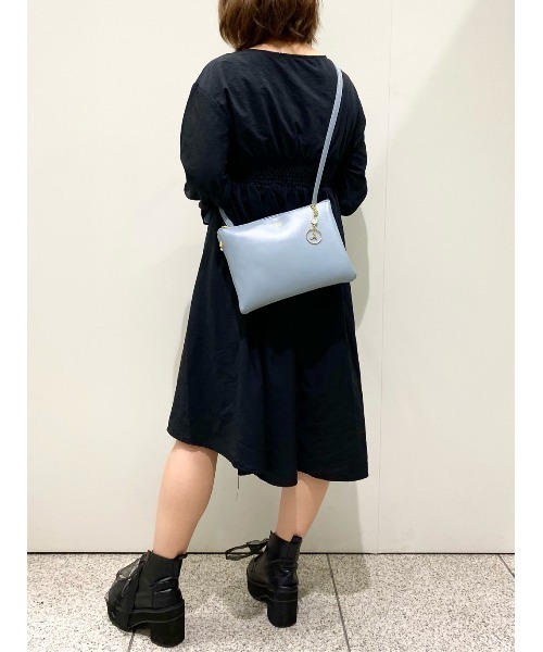COLORS & chouette(カラーズアンドシュエット)の「ダブルポーチショルダーバッグ(ショルダーバッグ・レディース・ベージュ/ネイビー/ピンク/キャメル/ライトブルー・FREE)」の18枚目の写真