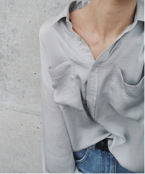ulu(ウル)の「Vintage satin shirt(シャツ/ブラウス・レディース・グレー/ピンク/キャメル・FREE)」の2枚目の写真