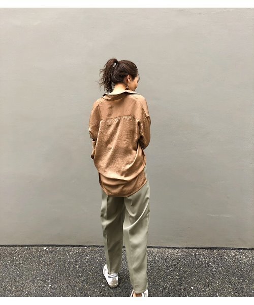ulu(ウル)の「Vintage satin shirt(シャツ/ブラウス・レディース・グレー/ピンク/キャメル・FREE)」の4枚目の写真