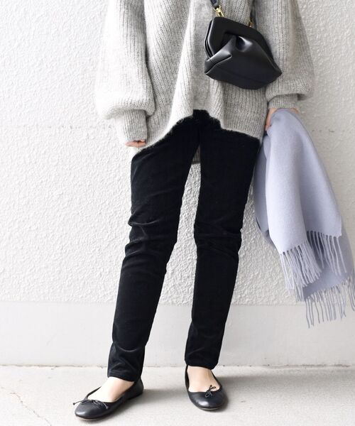 SHIPS（シップス）の「【WEB限定】テーパードコーデュロイパンツ◆（その他パンツ・レディース・ベージュ/オフホワイト/グリーン/ダークグレー/ブルー/ブラック・SMALL/MEDIUM/LARGE/X-SMALL）」の3枚目の写真