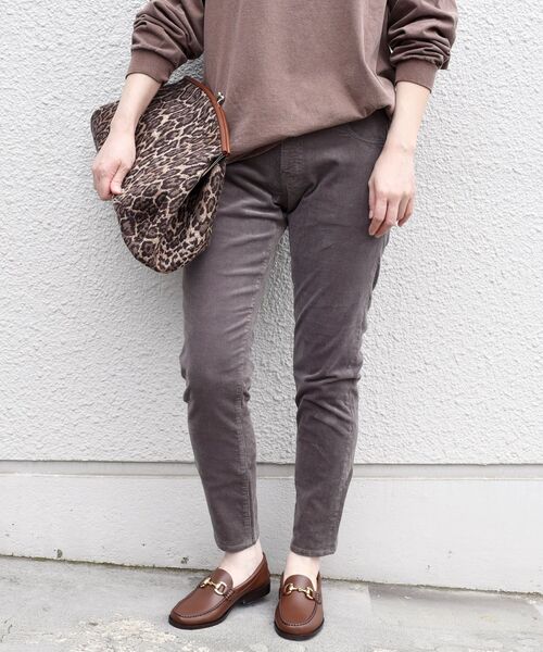 SHIPS（シップス）の「【WEB限定】テーパードコーデュロイパンツ◆（その他パンツ・レディース・ベージュ/オフホワイト/グリーン/ダークグレー/ブルー/ブラック・SMALL/MEDIUM/LARGE/X-SMALL）」の13枚目の写真