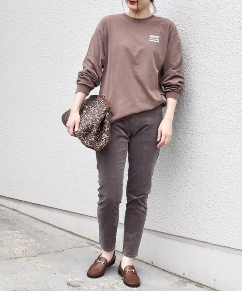 SHIPS（シップス）の「【WEB限定】テーパードコーデュロイパンツ◆（その他パンツ・レディース・ベージュ/オフホワイト/グリーン/ダークグレー/ブルー/ブラック・SMALL/MEDIUM/LARGE/X-SMALL）」の15枚目の写真