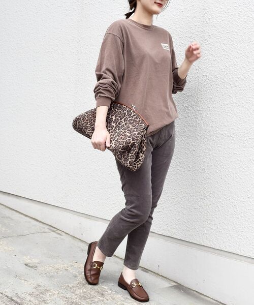 SHIPS（シップス）の「【WEB限定】テーパードコーデュロイパンツ◆（その他パンツ・レディース・ベージュ/オフホワイト/グリーン/ダークグレー/ブルー/ブラック・SMALL/MEDIUM/LARGE/X-SMALL）」の16枚目の写真