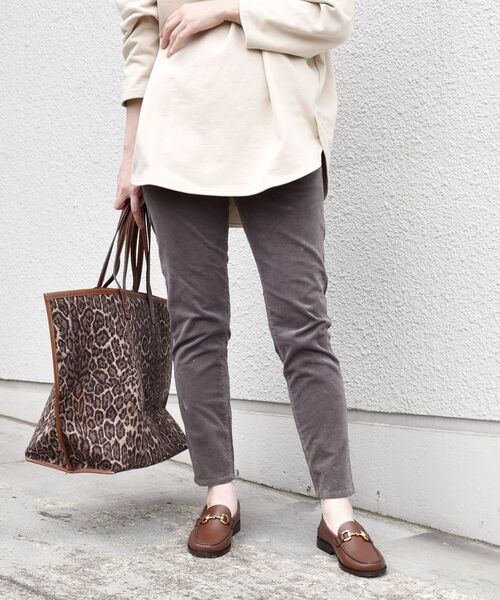 SHIPS（シップス）の「【WEB限定】テーパードコーデュロイパンツ◆（その他パンツ・レディース・ベージュ/オフホワイト/グリーン/ダークグレー/ブルー/ブラック・SMALL/MEDIUM/LARGE/X-SMALL）」の18枚目の写真