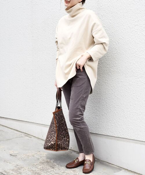 SHIPS（シップス）の「【WEB限定】テーパードコーデュロイパンツ◆（その他パンツ・レディース・ベージュ/オフホワイト/グリーン/ダークグレー/ブルー/ブラック・SMALL/MEDIUM/LARGE/X-SMALL）」の20枚目の写真