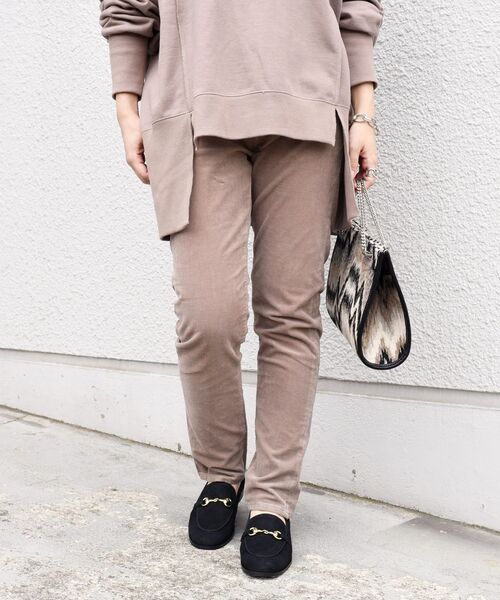 SHIPS（シップス）の「【WEB限定】テーパードコーデュロイパンツ◆（その他パンツ・レディース・ベージュ/オフホワイト/グリーン/ダークグレー/ブルー/ブラック・SMALL/MEDIUM/LARGE/X-SMALL）」の22枚目の写真