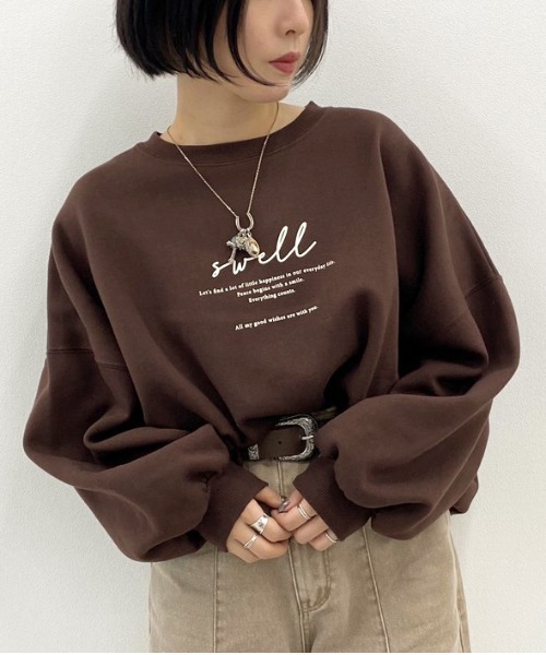 apres jour mignon(アプレジュールミニョン)の「アソートプリント袖ボリュームスウェット【ZOZOTOWN限定アイテム】(スウェット・レディース・ベージュ/その他/ブラウン系その他/グレイッシュベージュ/パープル/クリーム/ダークブルー/ダークブラウン/アイボリー/ブラック系その他/ライトベージュ/ブラック/カーキ/モカ/パープル系その他/ブルー系その他・フリー/X-LARGE)」の5枚目の写真