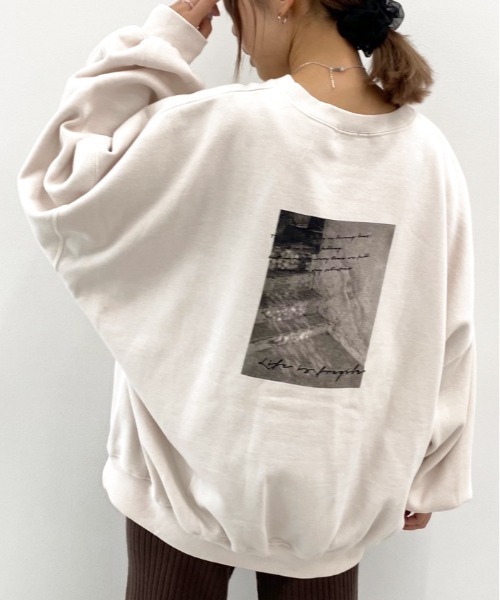 apres jour mignon(アプレジュールミニョン)の「アソートプリント袖ボリュームスウェット【ZOZOTOWN限定アイテム】(スウェット・レディース・ベージュ/その他/ブラウン系その他/グレイッシュベージュ/パープル/クリーム/ダークブルー/ダークブラウン/アイボリー/ブラック系その他/ライトベージュ/ブラック/カーキ/モカ/パープル系その他/ブルー系その他・フリー/X-LARGE)」の16枚目の写真