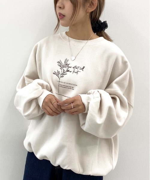 apres jour mignon(アプレジュールミニョン)の「アソートプリント袖ボリュームスウェット【ZOZOTOWN限定アイテム】(スウェット・レディース・ベージュ/その他/ブラウン系その他/グレイッシュベージュ/パープル/クリーム/ダークブルー/ダークブラウン/アイボリー/ブラック系その他/ライトベージュ/ブラック/カーキ/モカ/パープル系その他/ブルー系その他・フリー/X-LARGE)」の9枚目の写真