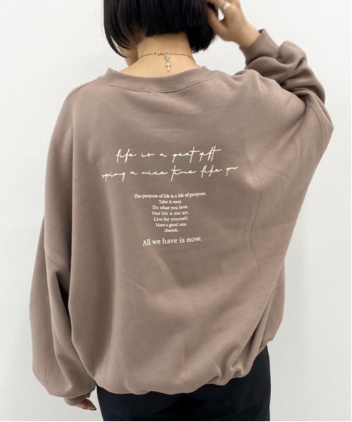 apres jour mignon(アプレジュールミニョン)の「アソートプリント袖ボリュームスウェット【ZOZOTOWN限定アイテム】(スウェット・レディース・ベージュ/その他/ブラウン系その他/グレイッシュベージュ/パープル/クリーム/ダークブルー/ダークブラウン/アイボリー/ブラック系その他/ライトベージュ/ブラック/カーキ/モカ/パープル系その他/ブルー系その他・フリー/X-LARGE)」の6枚目の写真