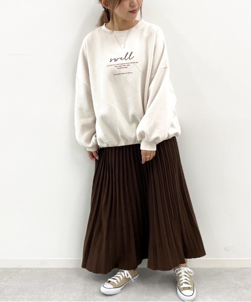 apres jour mignon(アプレジュールミニョン)の「アソートプリント袖ボリュームスウェット【ZOZOTOWN限定アイテム】(スウェット・レディース・ベージュ/その他/ブラウン系その他/グレイッシュベージュ/パープル/クリーム/ダークブルー/ダークブラウン/アイボリー/ブラック系その他/ライトベージュ/ブラック/カーキ/モカ/パープル系その他/ブルー系その他・フリー/X-LARGE)」の20枚目の写真