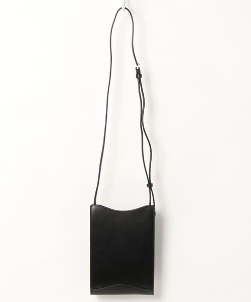A.P.C.（アーペーセー）の「NECK POUCH JAMIE 21P（ショルダーバッグ・レディース・ブラック・ONESIZE）」の3枚目の写真