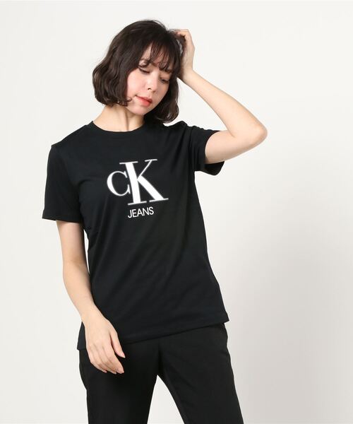 Calvin Klein Jeans(カルヴァンクラインジーンズ)の「ネオン ロゴ ショートスリーブ Tシャツ(Tシャツ/カットソー・レディース・ホワイト/ブラック・M/S/L/XS)」の9枚目の写真