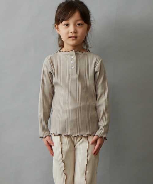 &yam(アンドヤム)の「ランダムリブ2ウェイプルオーバー(Tシャツ/カットソー・キッズ・ブラック/グリーン系その他2/オレンジ/ベージュ/グレー/パープル/ホワイト/グリーン系その他・110-120cm/140-150cm/120-130cm/130-140cm/150-160cm)」の4枚目の写真