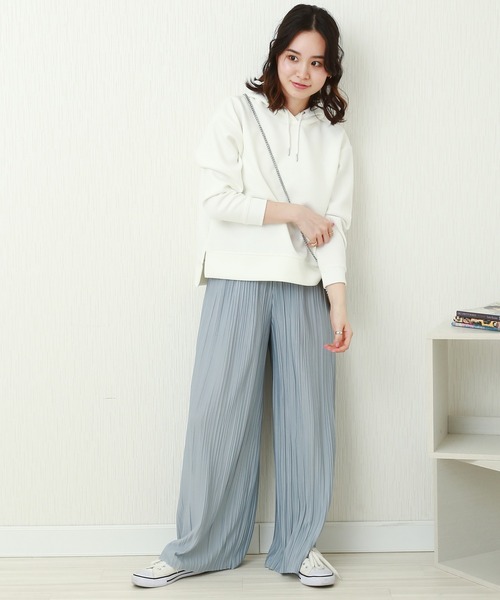 CHARM BERRY TIC(チャームベリーチック)の「ランダムプリーツパンツ(その他パンツ・レディース・ブルー/モカ/アイボリー/ピンク/ブラック・M/L)」の12枚目の写真