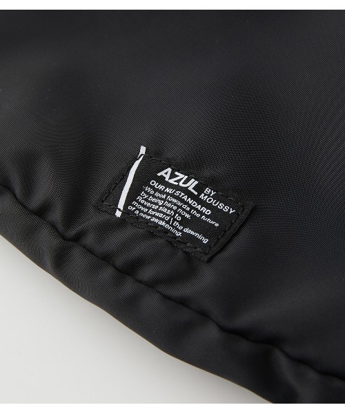 AZUL by moussy(アズールバイマウジー)の「LOGO MESSAGE MINI BODY BAG/ロゴメッセージミニボディバッグ(ショルダーバッグ・メンズ・ブラック・FREE)」の6枚目の写真